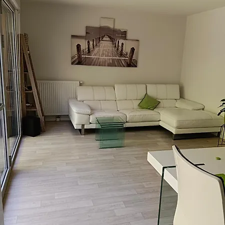 Maison En Bordure De Foret *